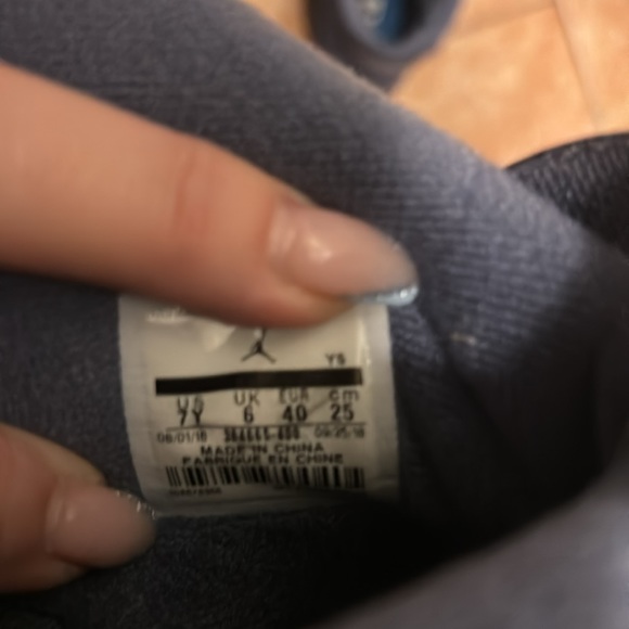 Jordan 6 Retro - Picture 3 of 3